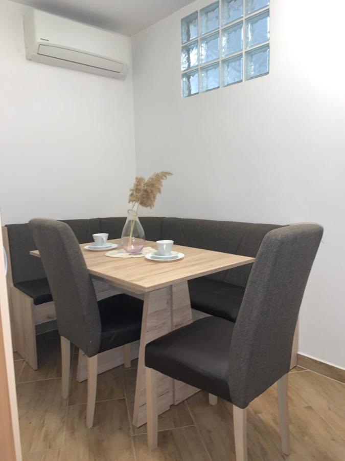 Apartma Eli2 Leilighet Koper Eksteriør bilde